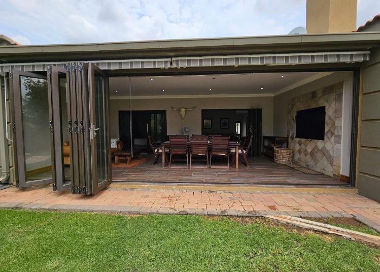 To Let 5 Bedroom Property for Rent in Jim Fouchepark Free State